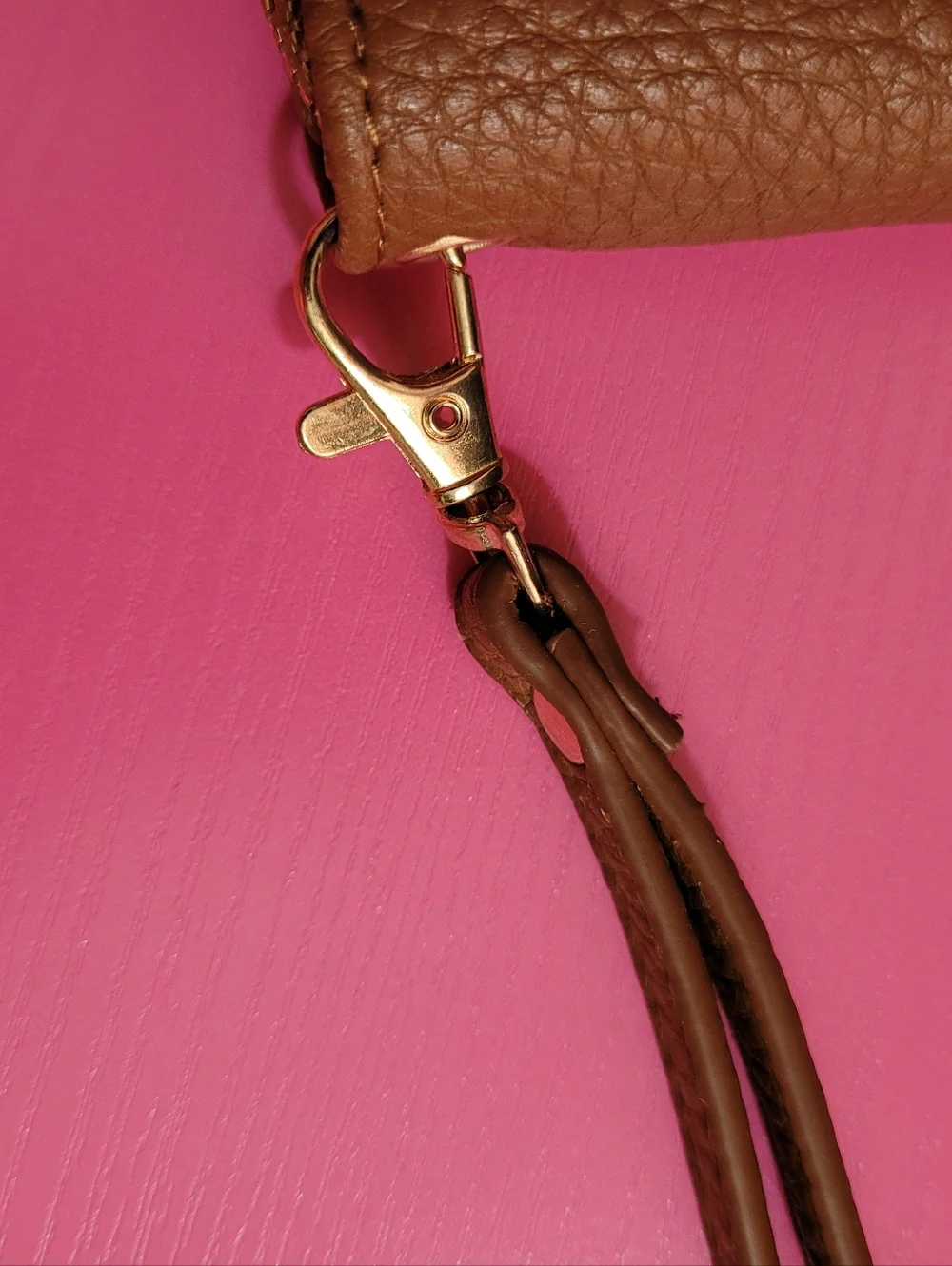 London Fog Pebbled Wristlet Wallet Single Zip Around Front Flap Tan NWT (0762)